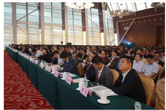 2015中国药品质量年会召开 权威专家剖析“十三五”国家药械羁系战略 (1).png